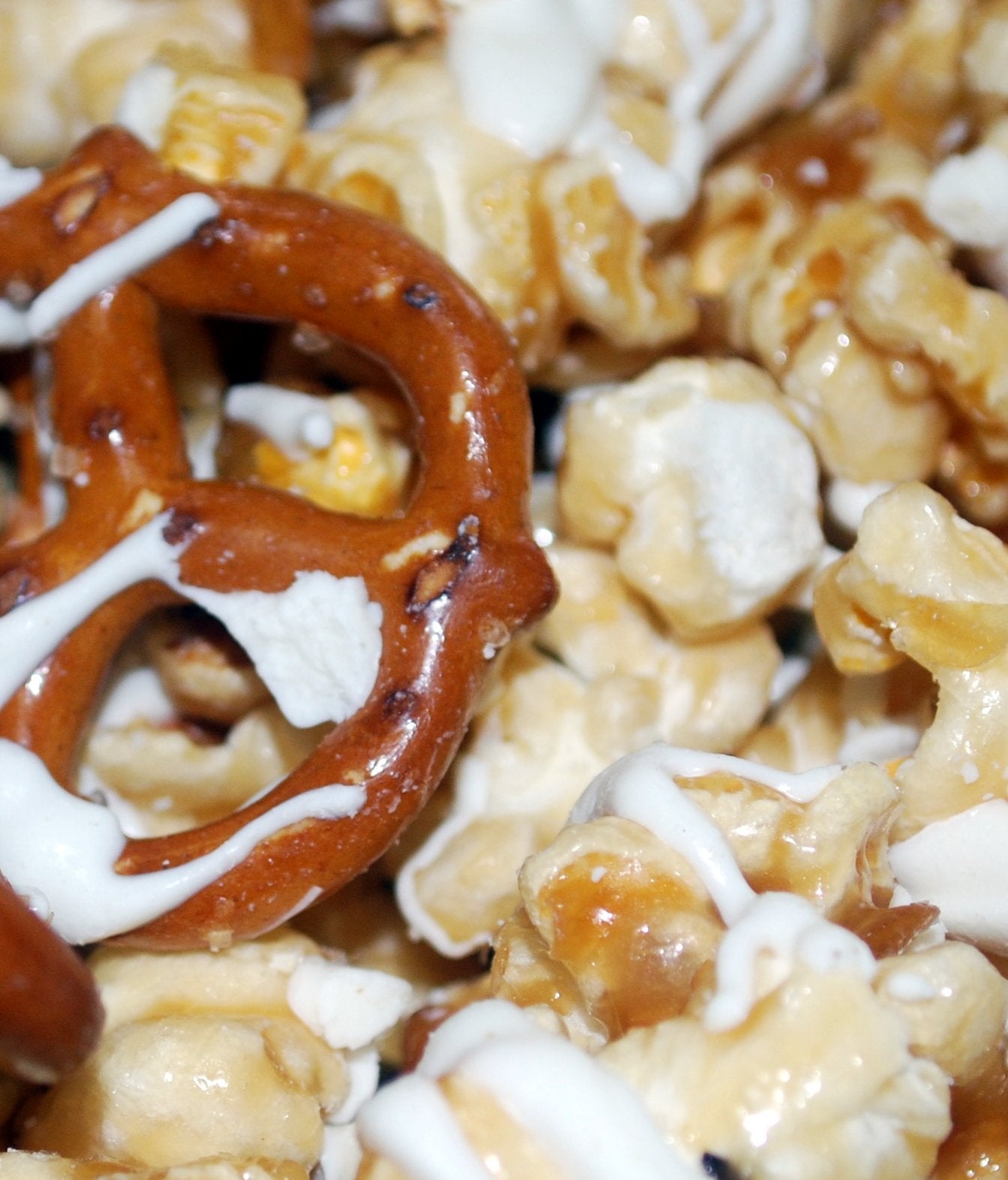 White Chocolate Pretzel Northern Neck Popcorn 